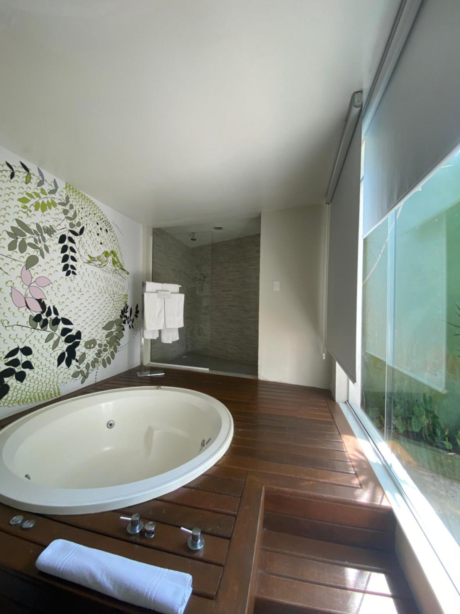 Deluxe Double Room Bath