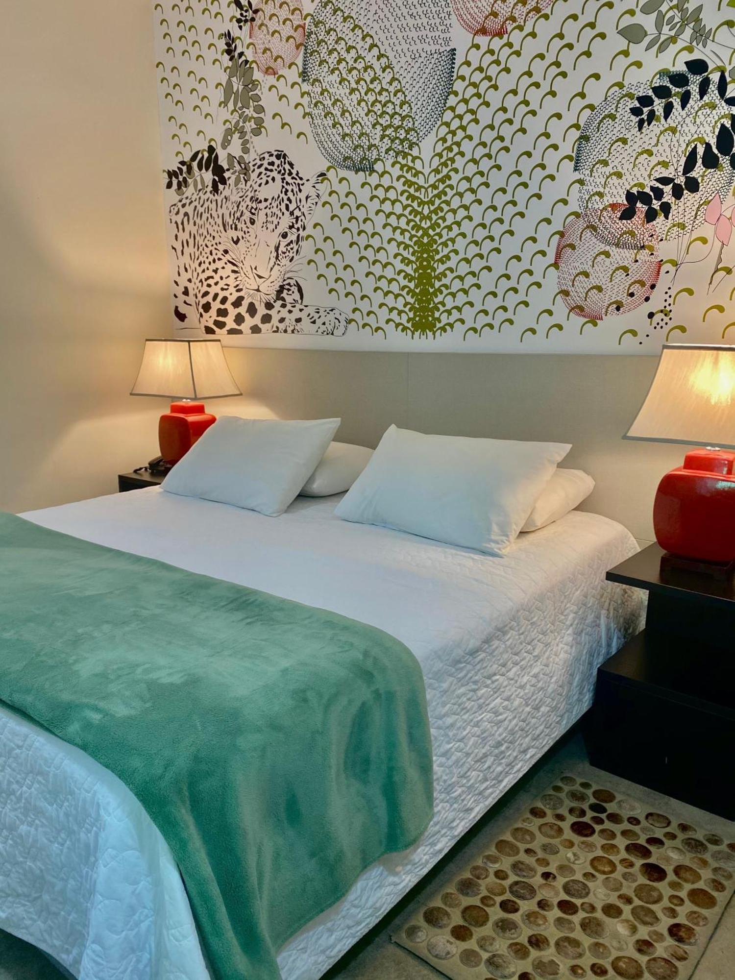 Deluxe Double Room Bath