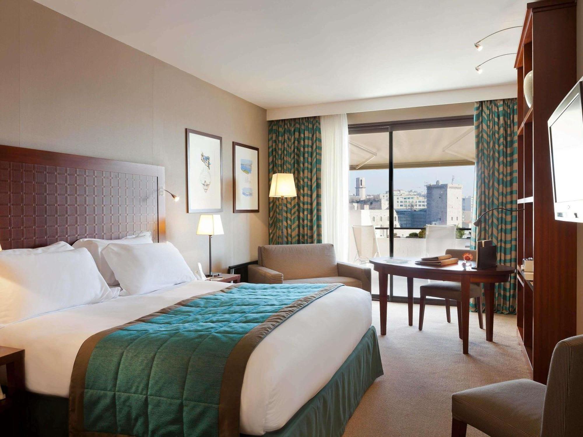 Luxury King Room Old Port View Terrace Spa or Gym Access