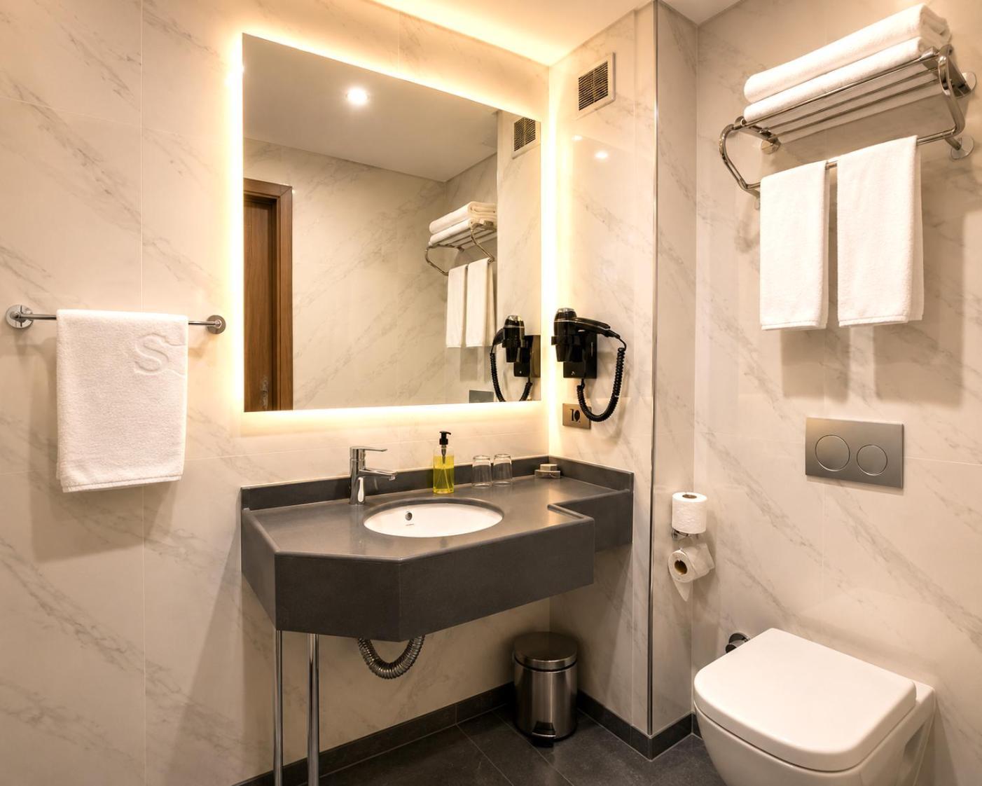 Annex Junior Family Suite 2 Rooms 1 Bathroom