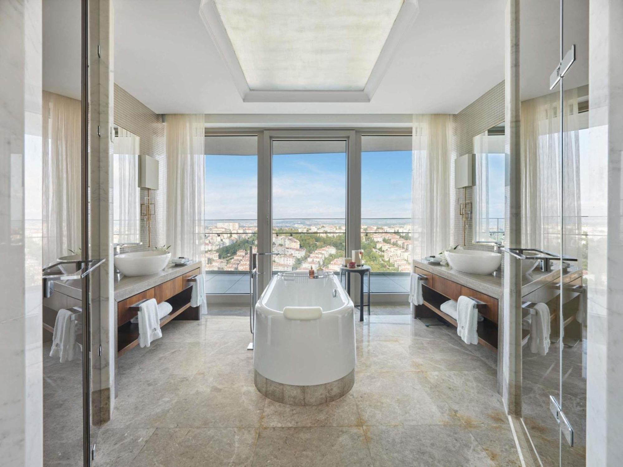 One-Bedroom King Suite City View