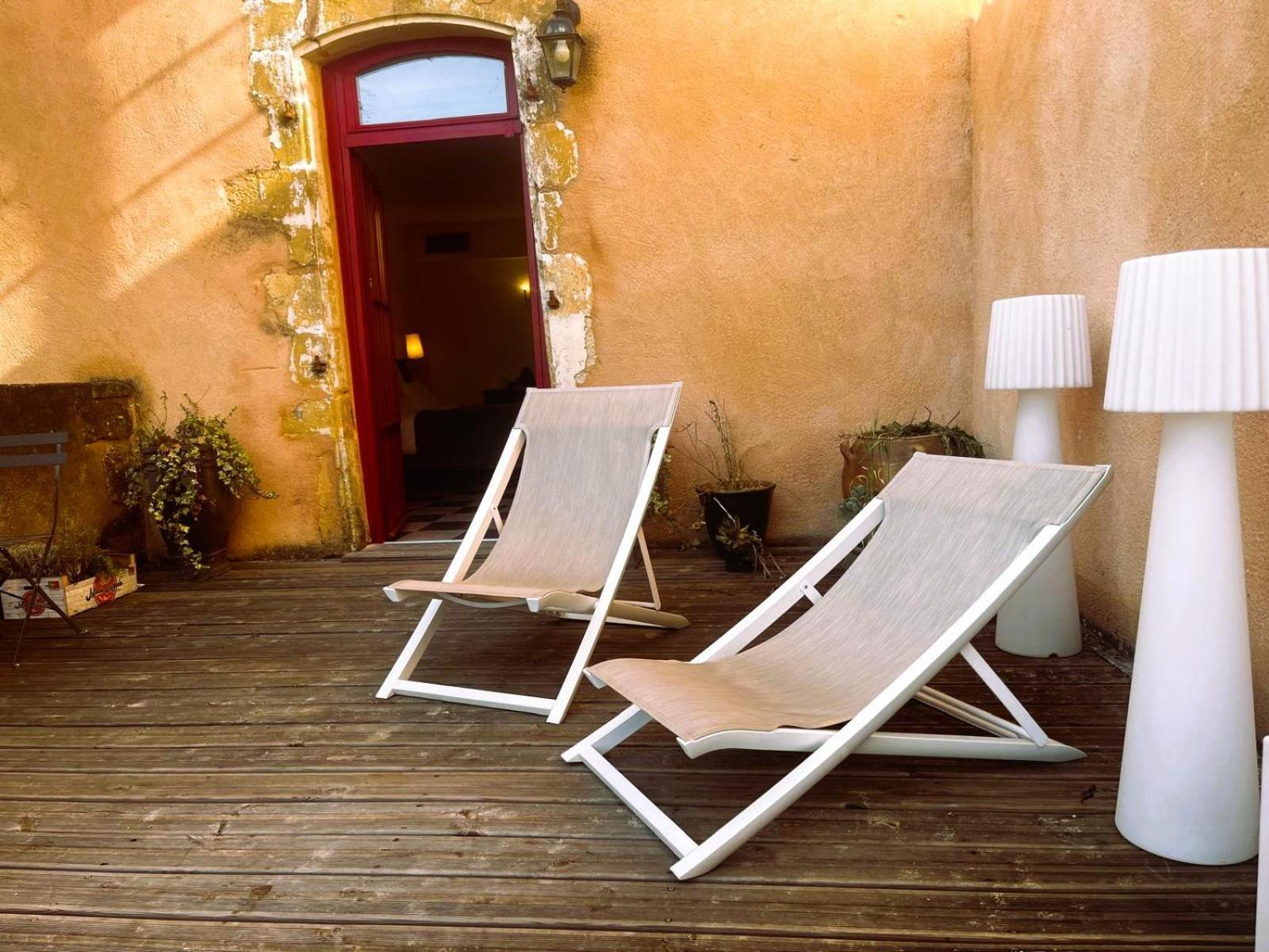 Chambre supérieure au rez-de-chaussée PMR avec terrasse ou 1 er étage Junior Suite