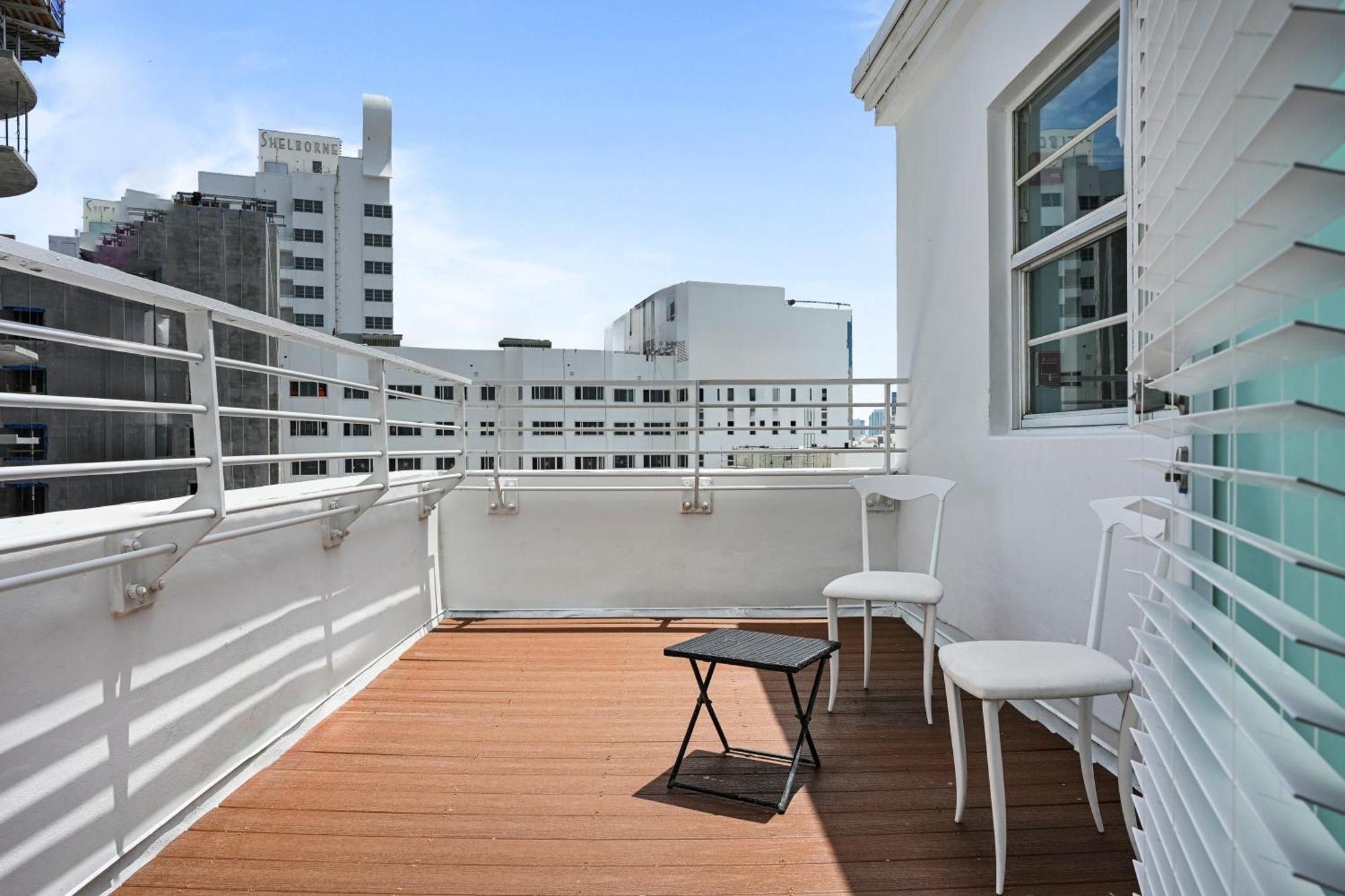 King Penthouse Balcony Partial Ocean View Non-Smoking