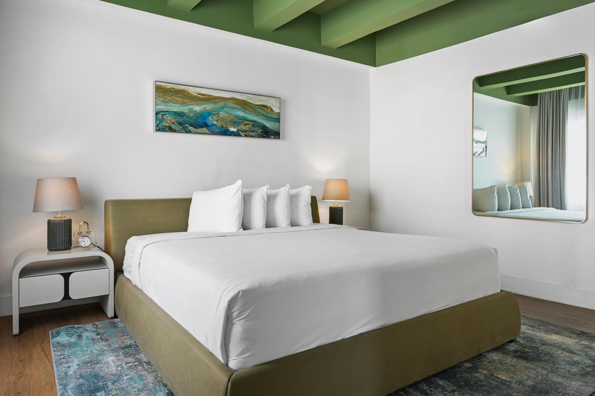 Deluxe Suite