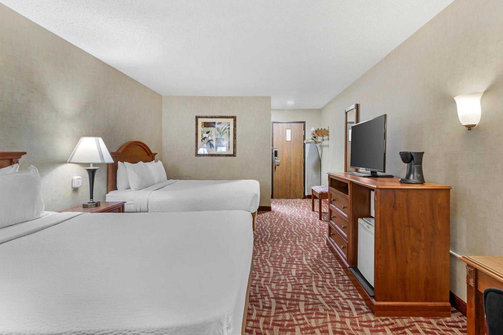 Queen Room with Two Queen Beds - Non-Smoking