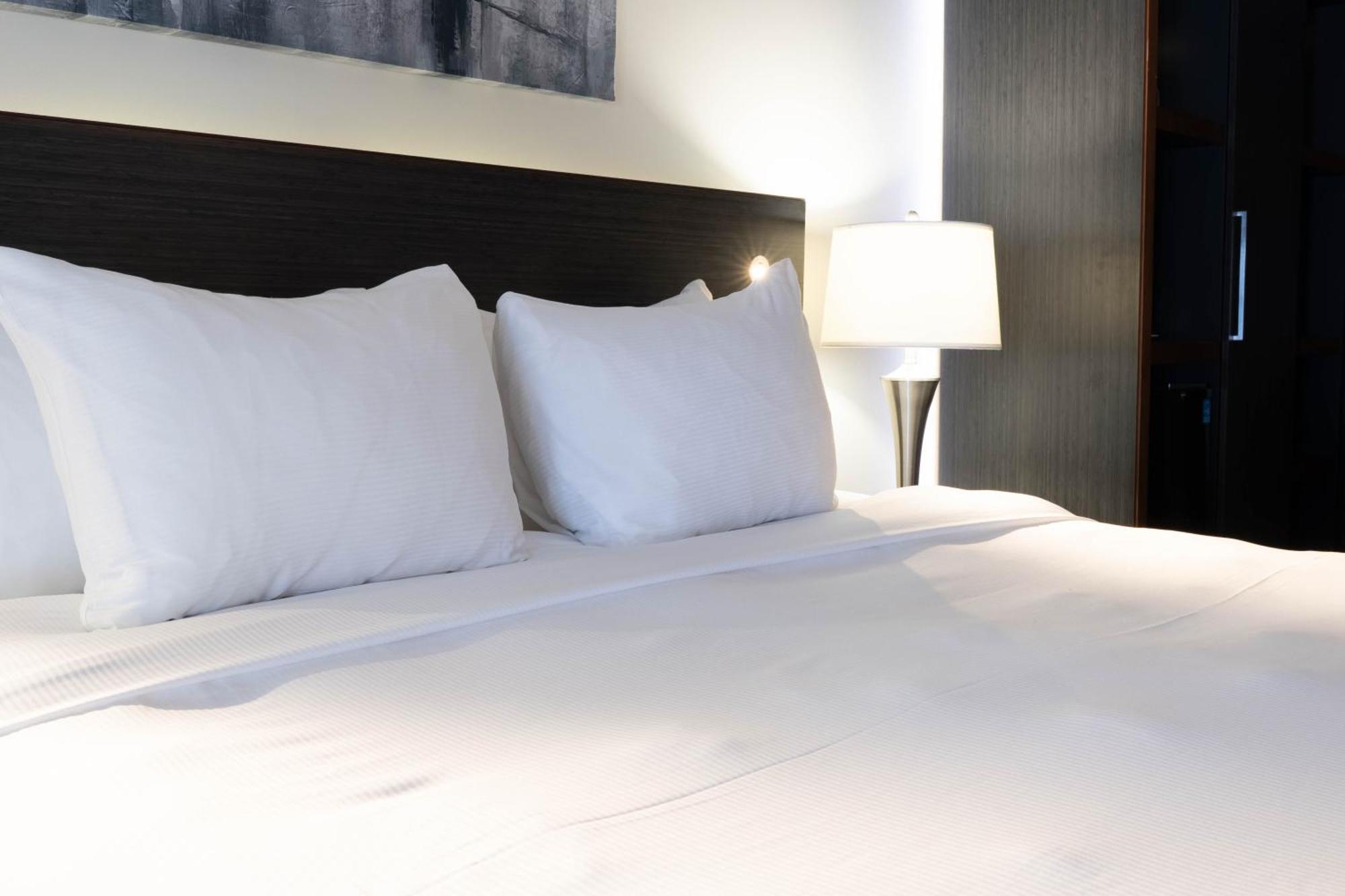 Standard King-sized bed room