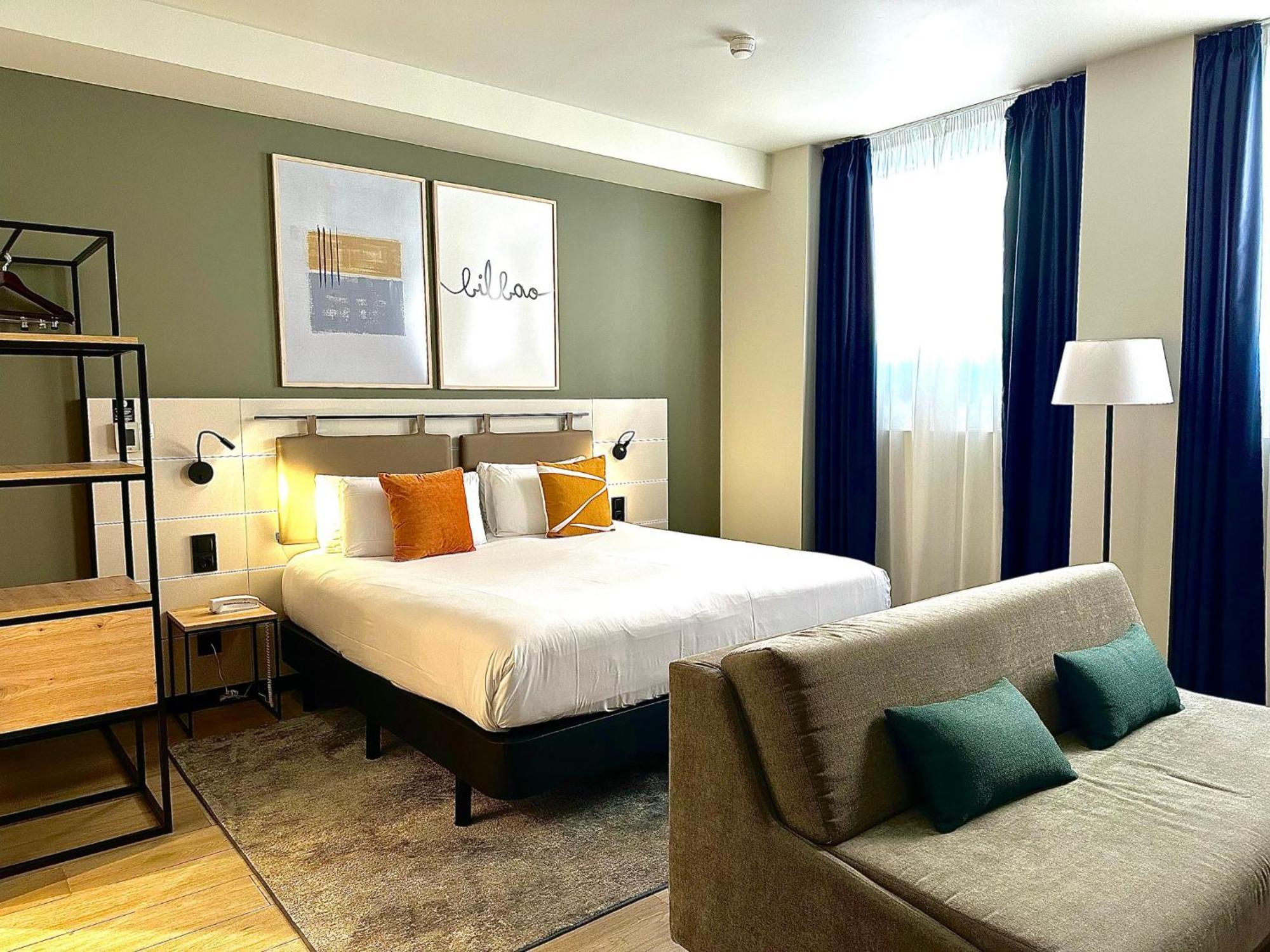 Grand Queen Room