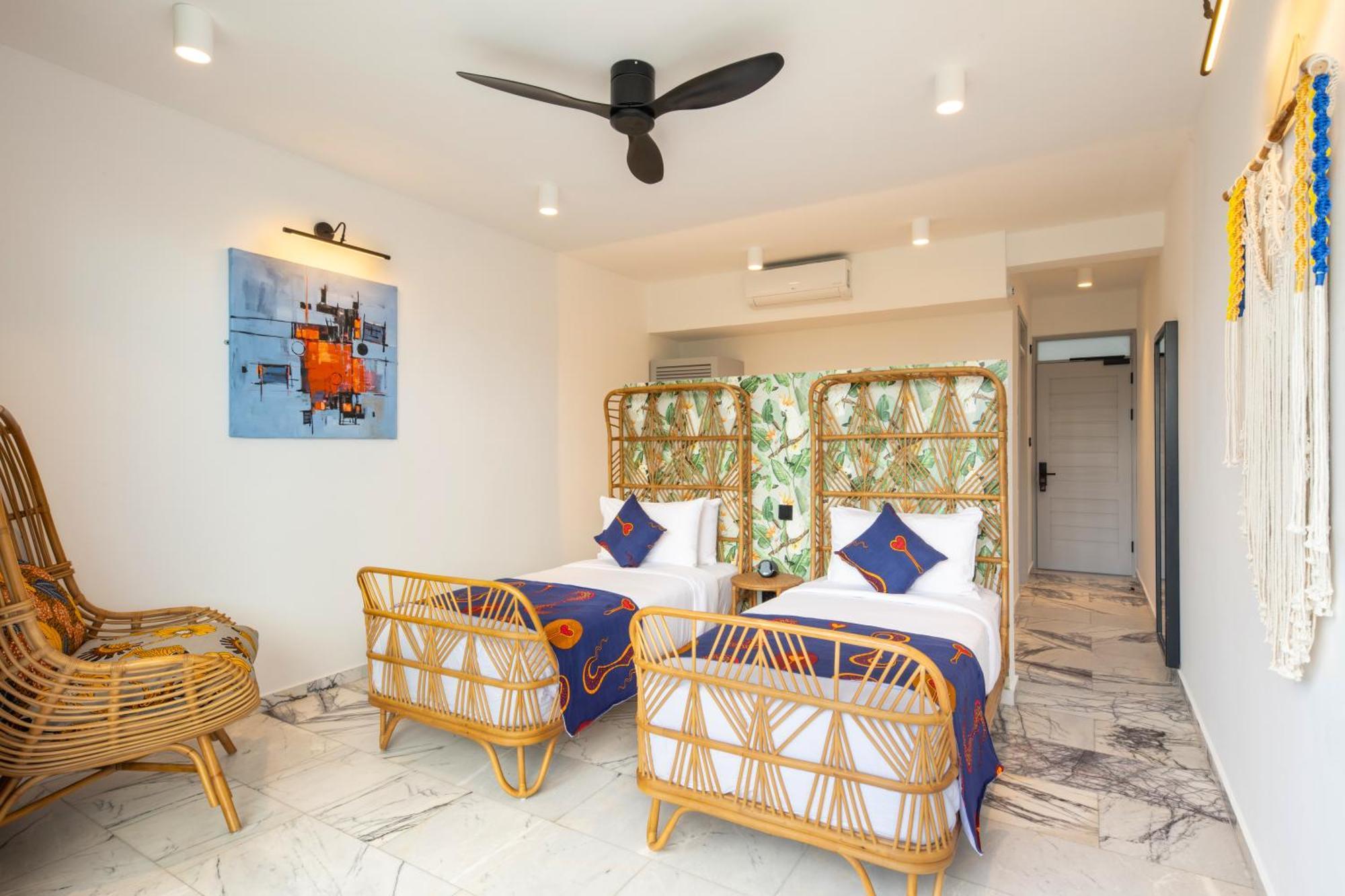 Z2 Twin room Pool View 1st Floor