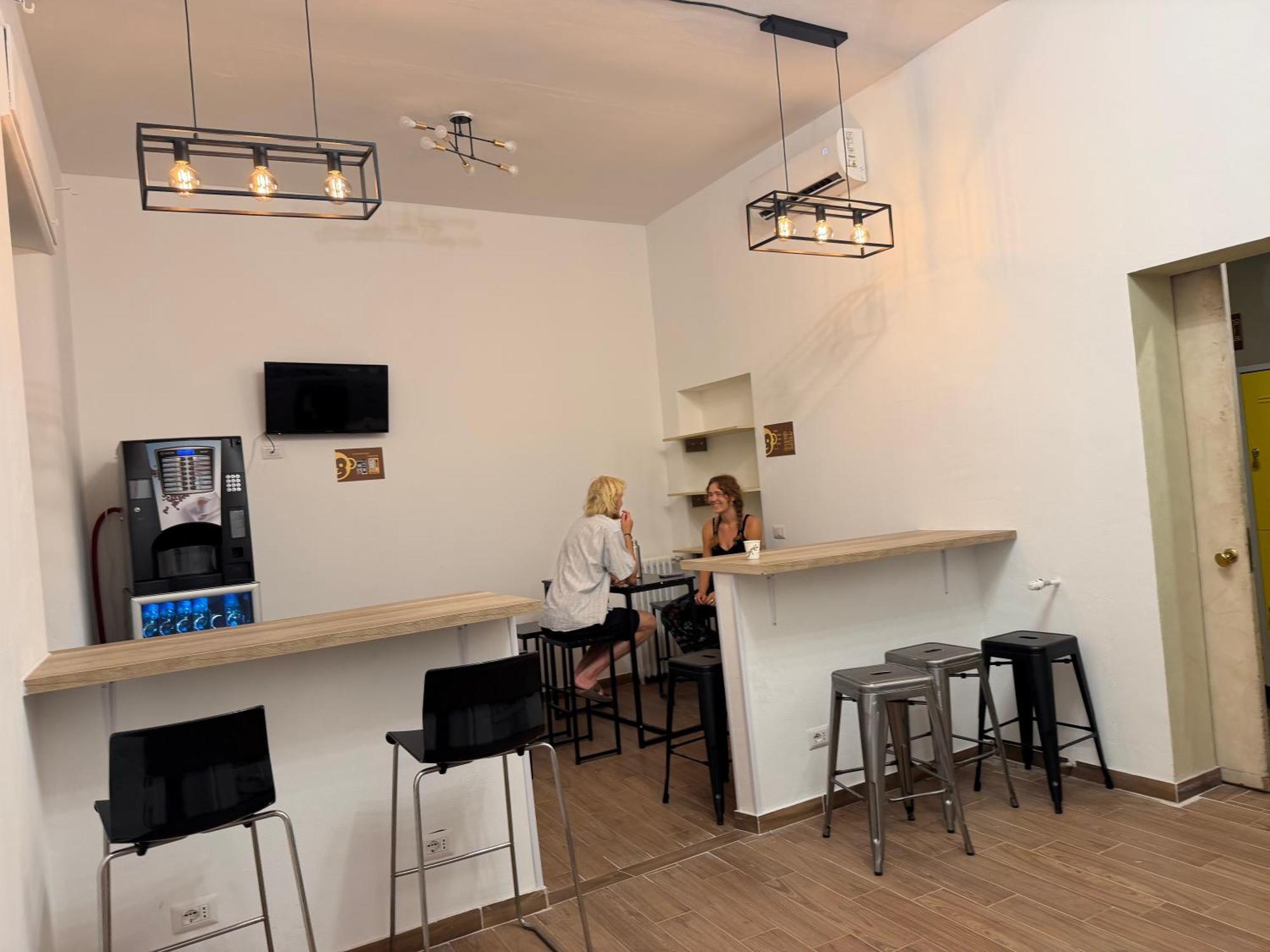 Posto Letto in Dormitorio Misto con 6 Letti