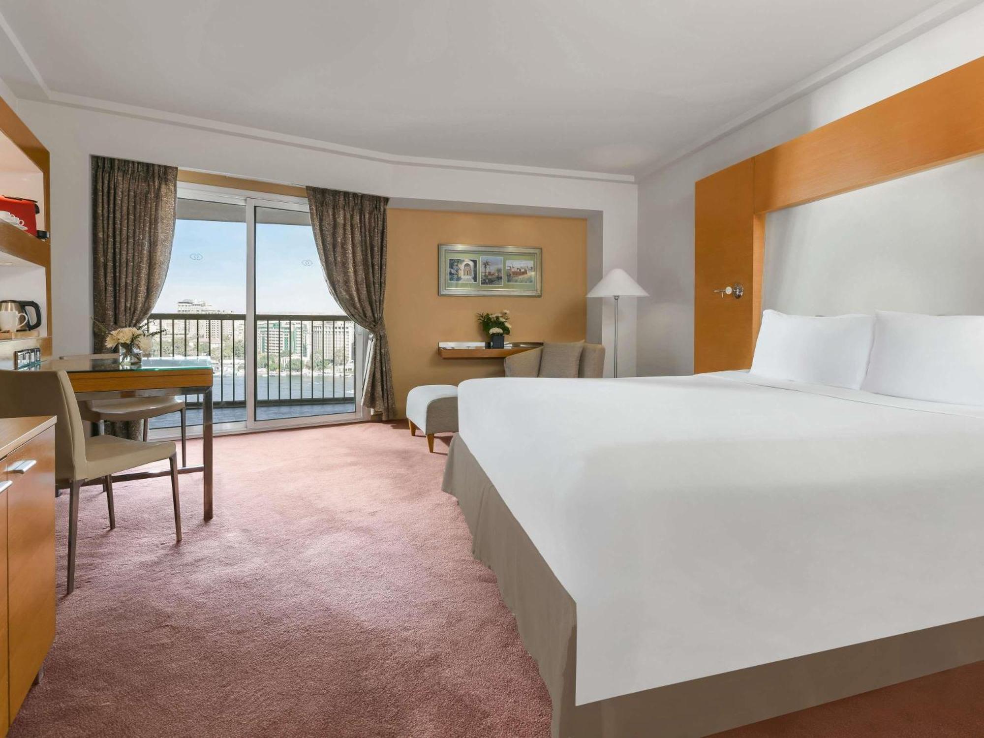 Luxury King Room Nile View