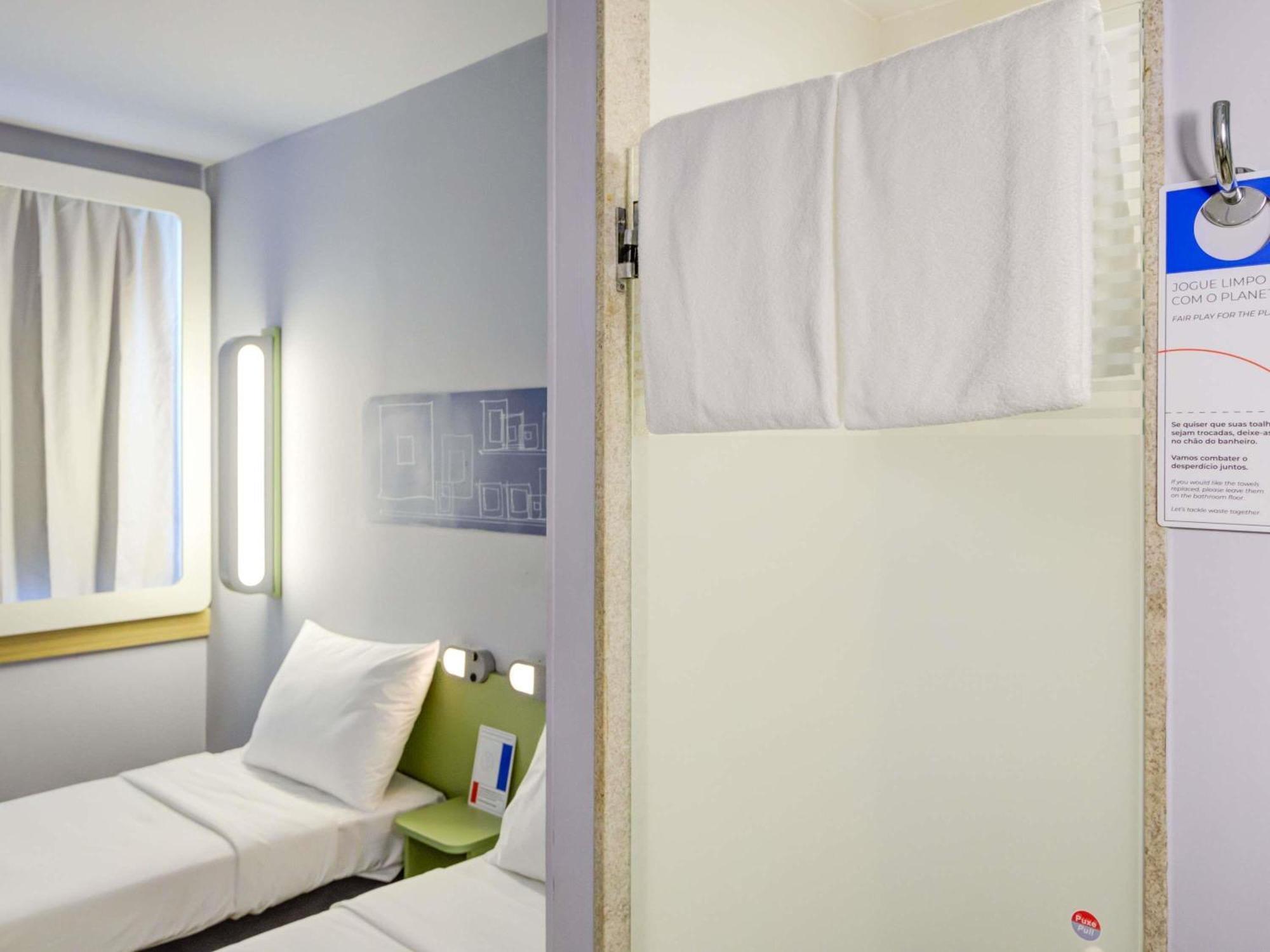 Apartment Twin Beds