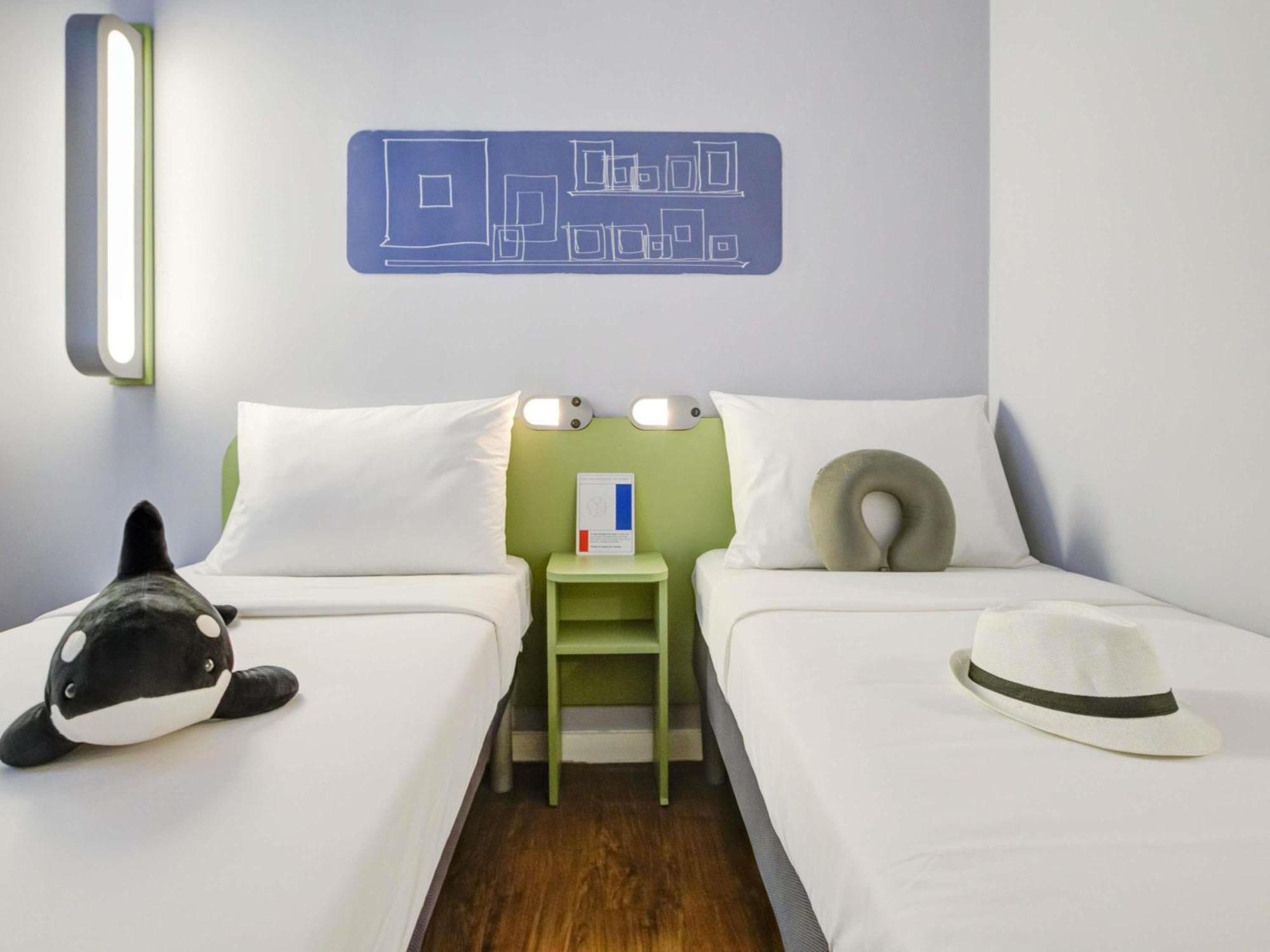 Apartment Twin Beds