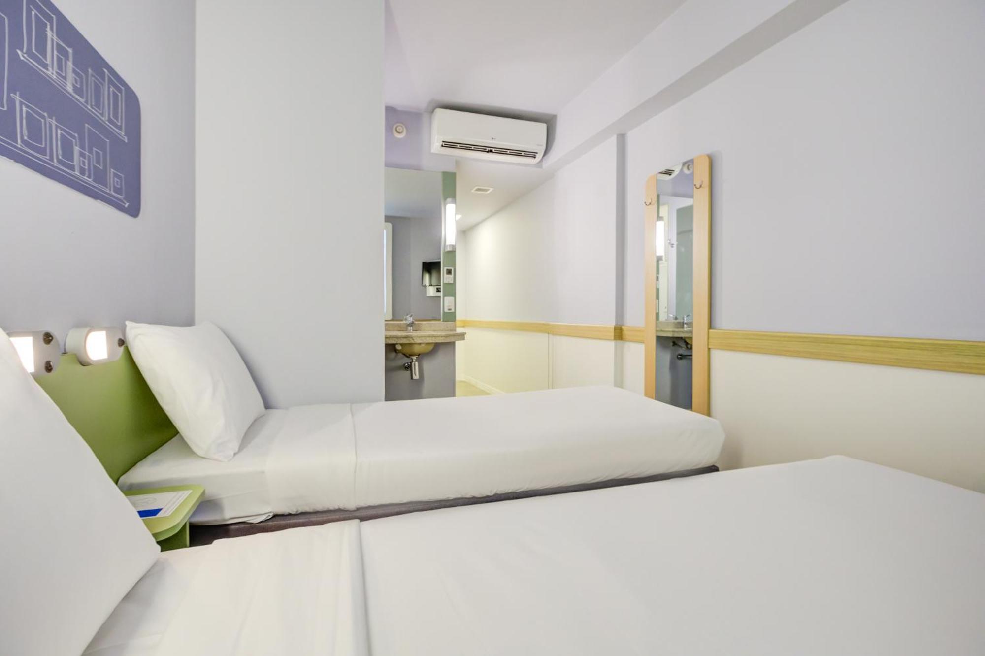Apartment Twin Beds