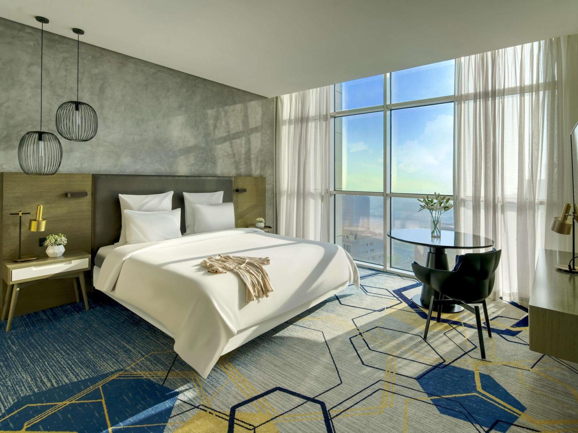 Deluxe King Suite Lagoon View