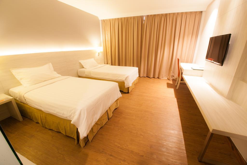 Grand Superior Room
