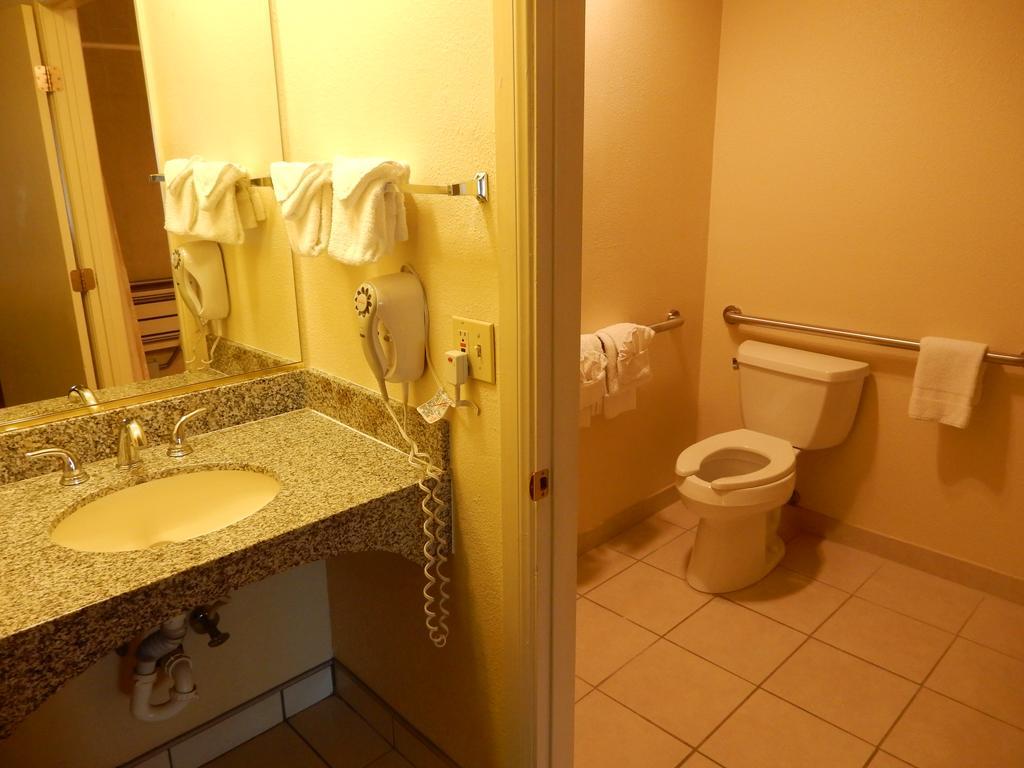 Quarto Queen Standard com 2 Camas Queen-size - Não Fumador
