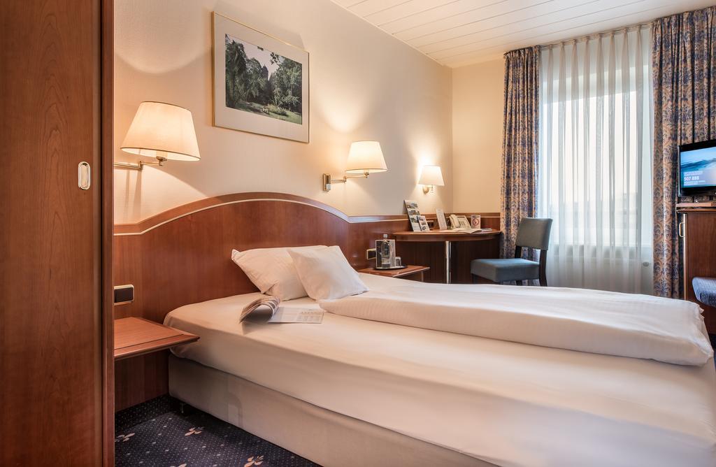 Standard Single Room,388845344:JPEG
