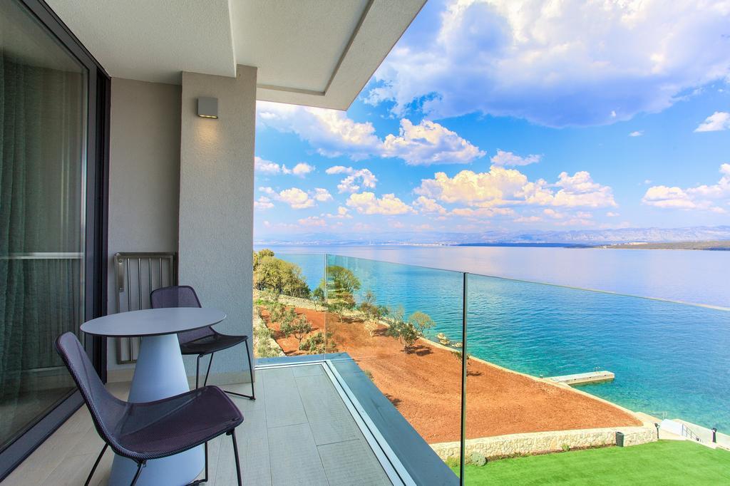 Deluxe Double Room with Balcony and Sea View (2 Adults),400496502:JPEG