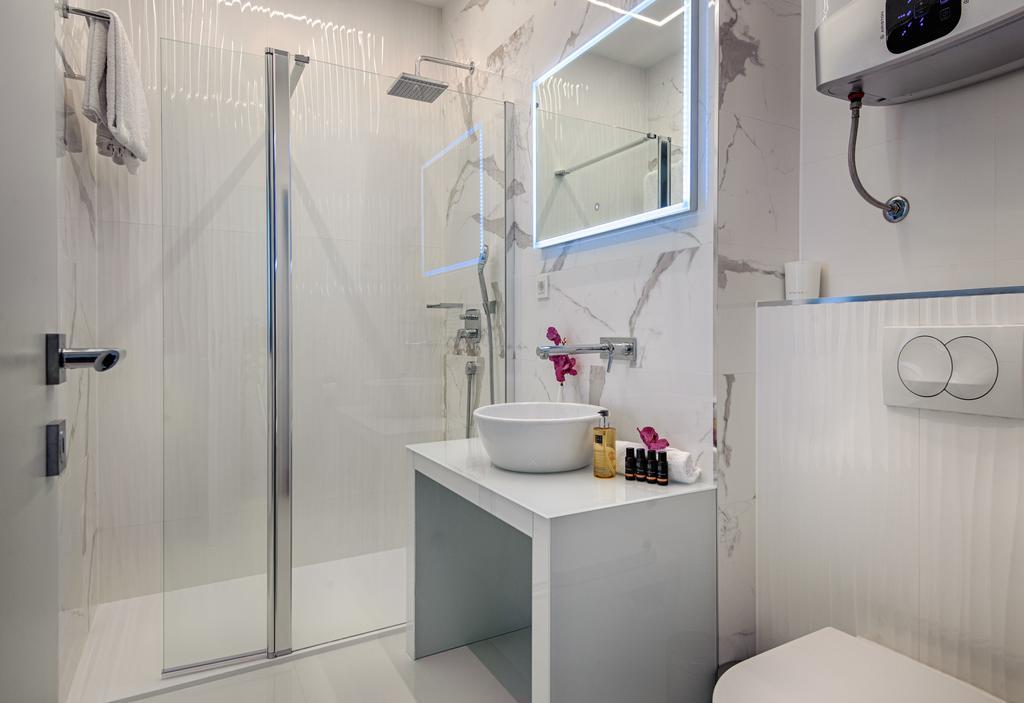 Deluxe Double Room Sea View 2