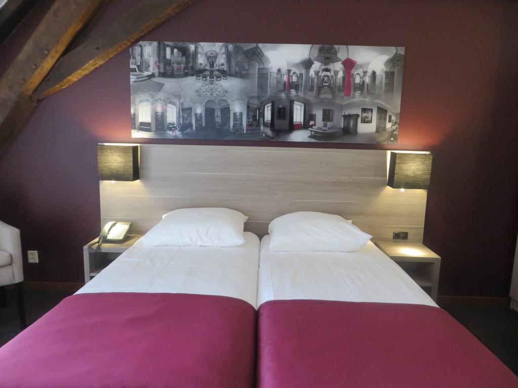 Standard Queen Room with Two Queen Beds