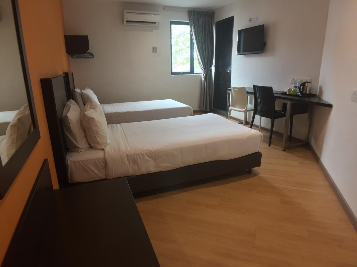 Standard Twin Room