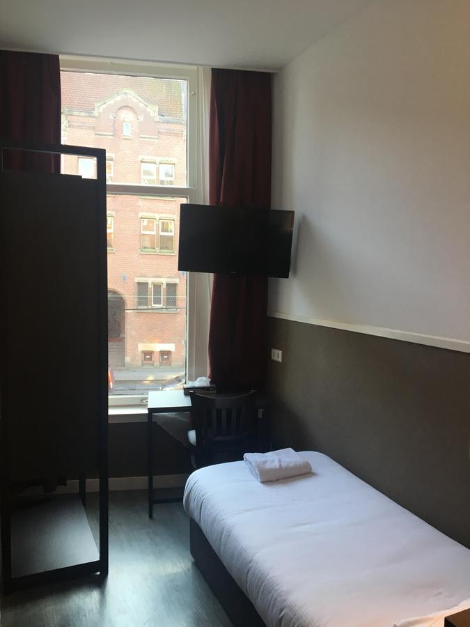 Single Room,548954667:JPEG