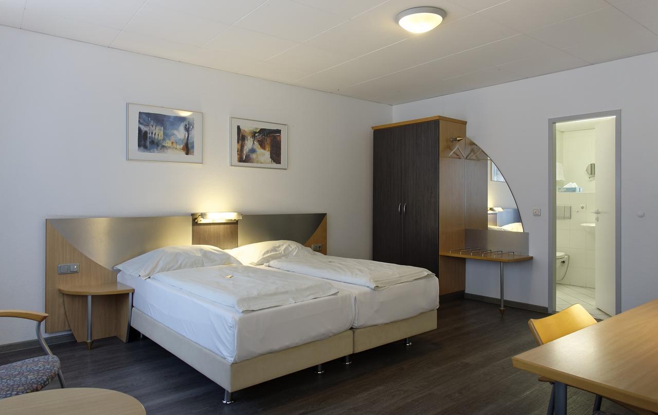 Double or Twin Room,888871942:JPEG