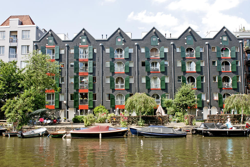 Habitación Prémium con cama doble y vistas al canal