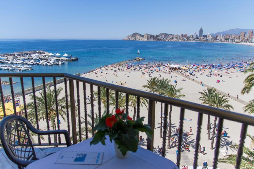 Double or Twin Room Sea View