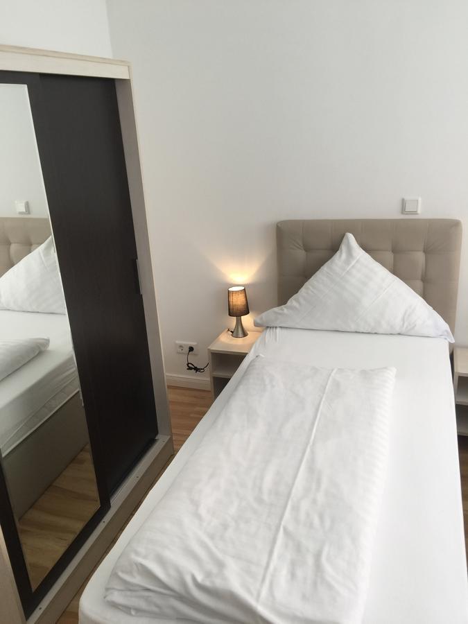 Single Room,644874792:JPEG