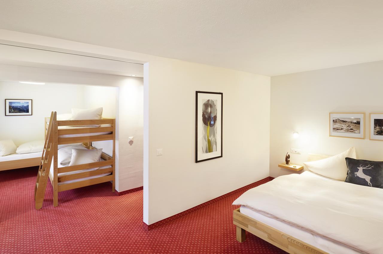 Family Studio,1030747402:JPEG