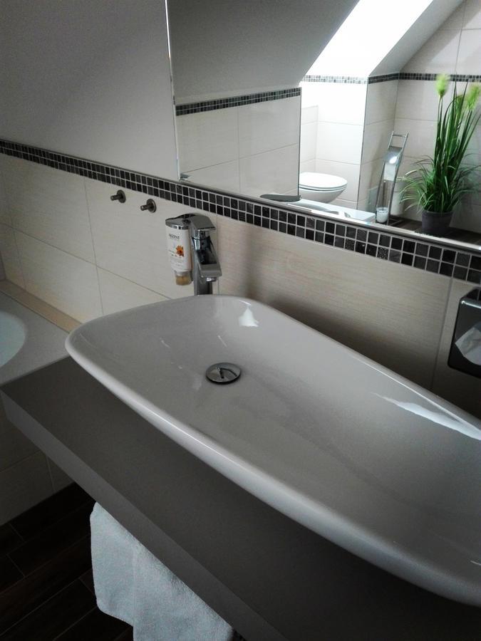 Standard Suite,659371773:JPEG