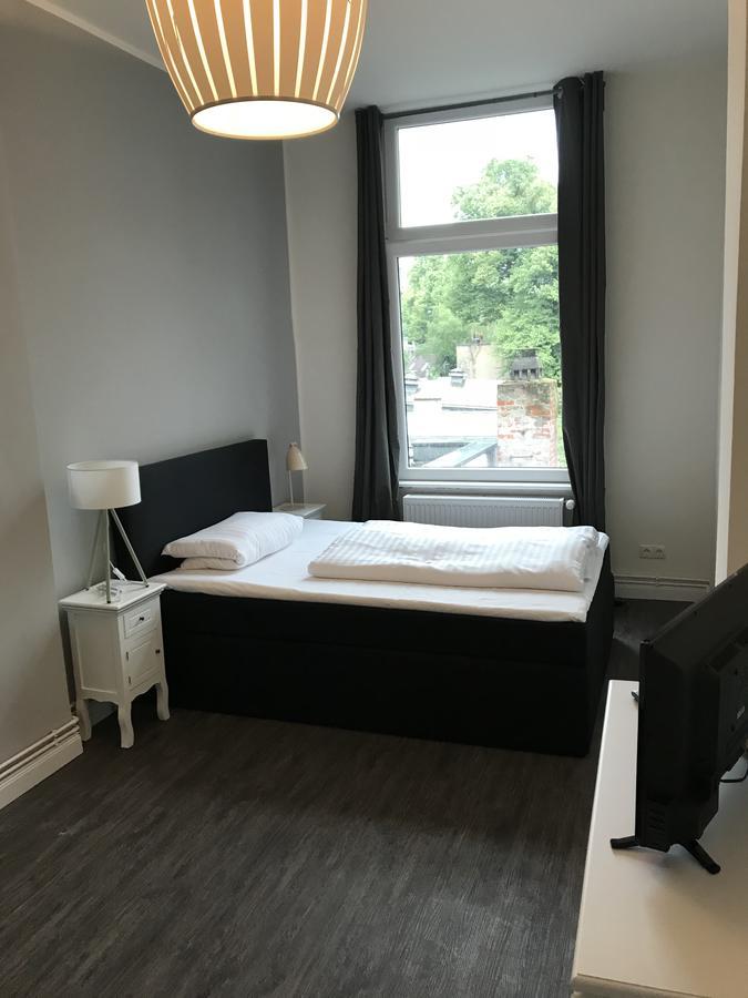 Single Room Private Bathroom
