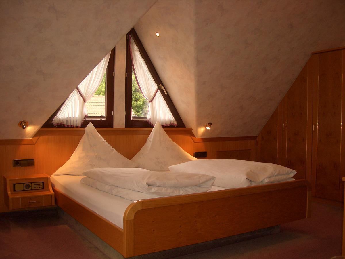 Double Room with Balcony,664464945:JPEG