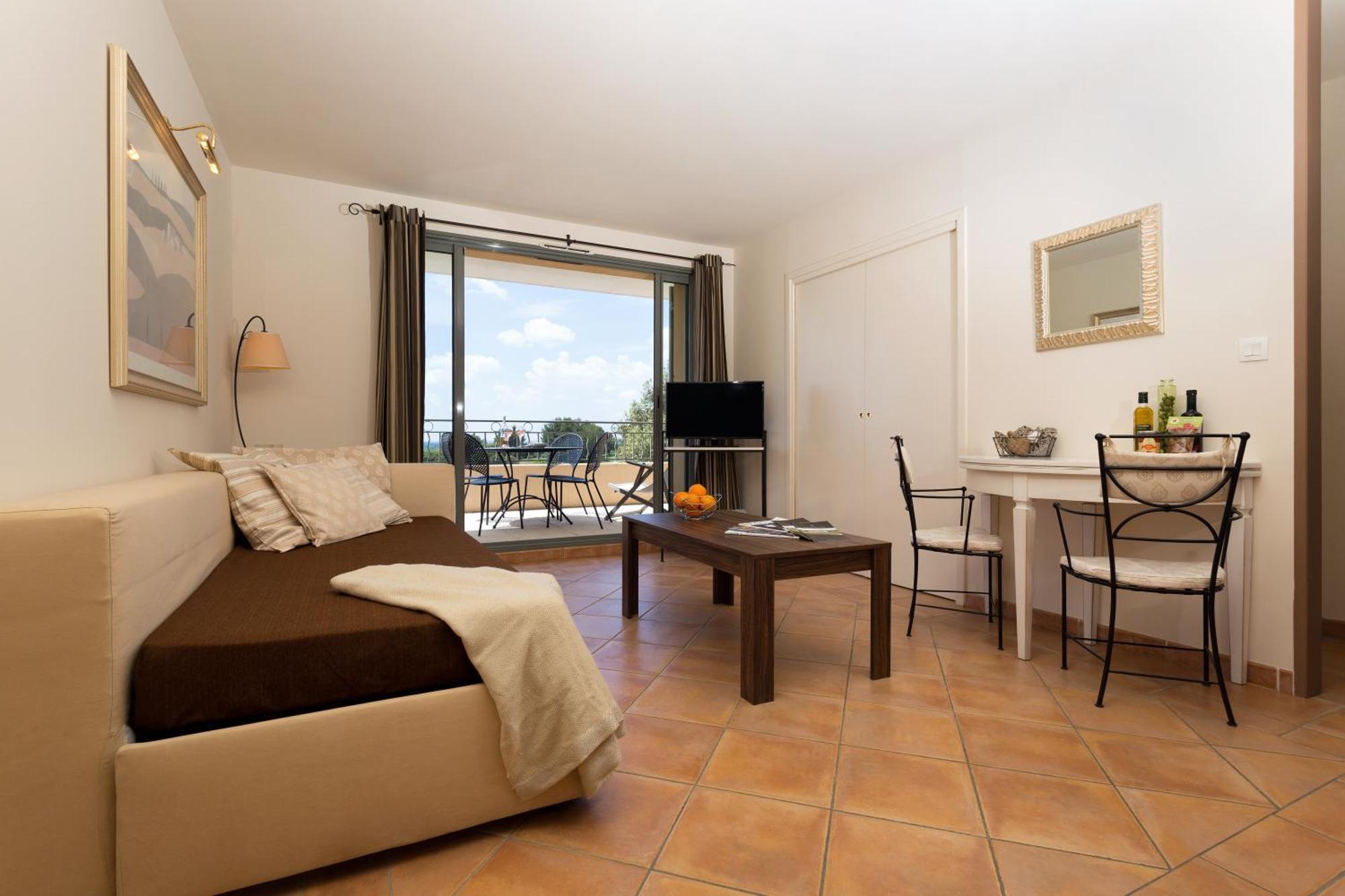 One-Bedroom Apartment
