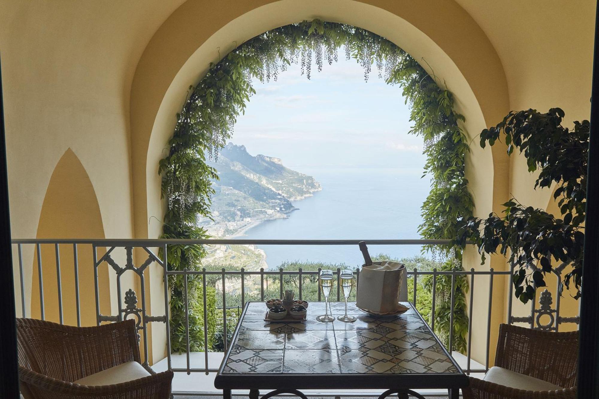 Suite Júnior Premium com Terraço e Vista Mar