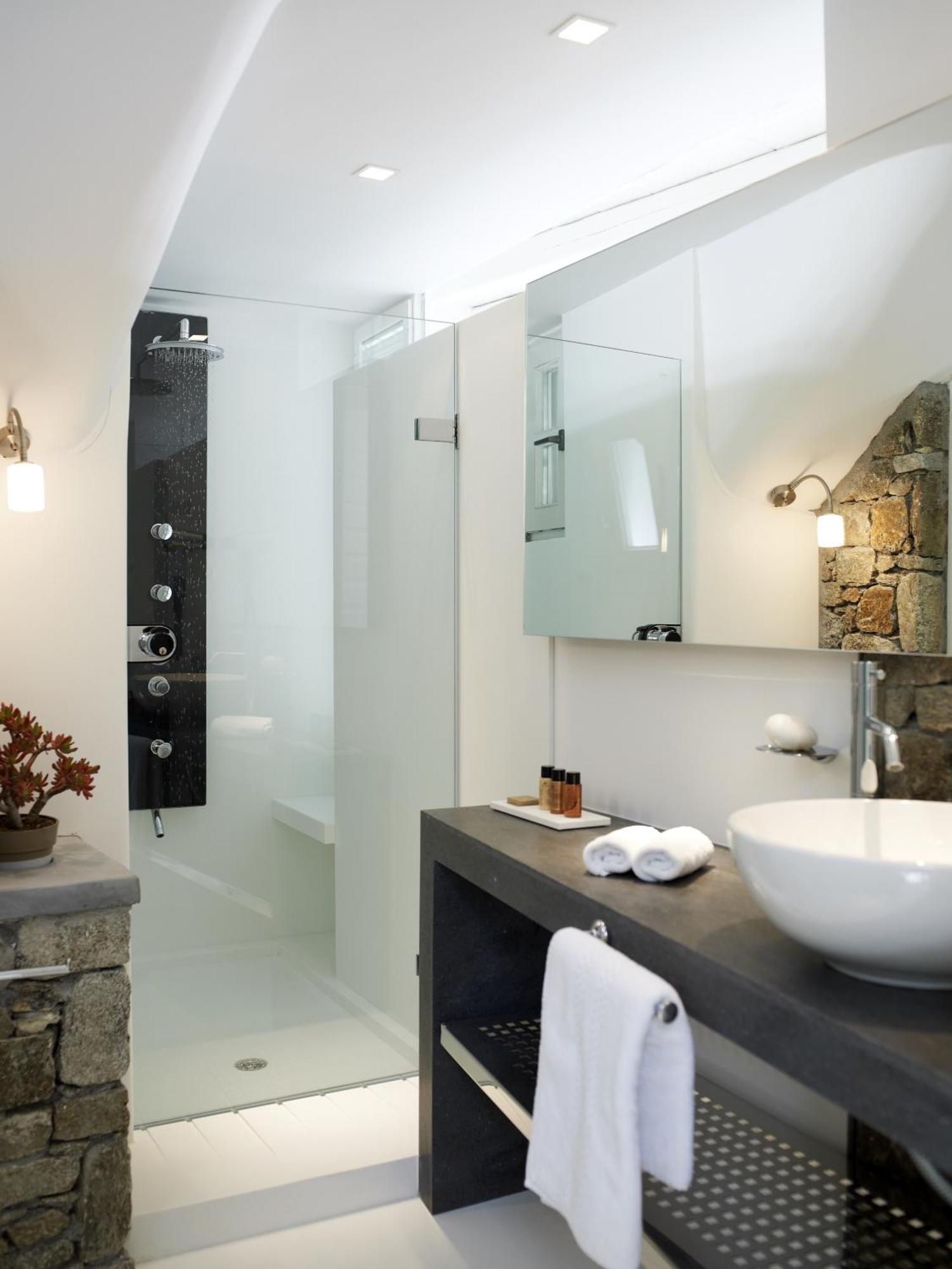 Executive Suite with Pool View,126623625:JPEG