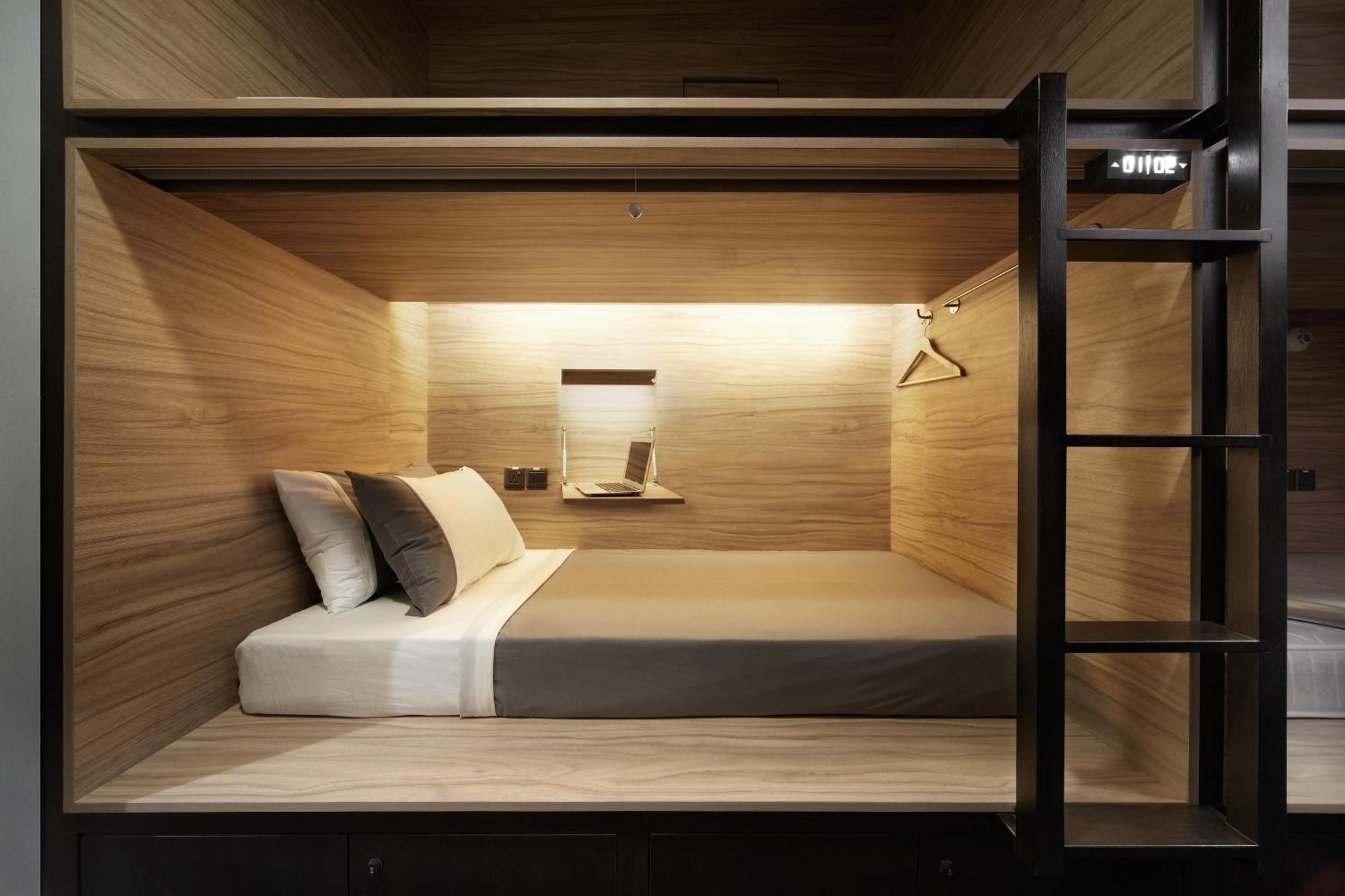 Single Pod Mixed Dormitory Side Entry