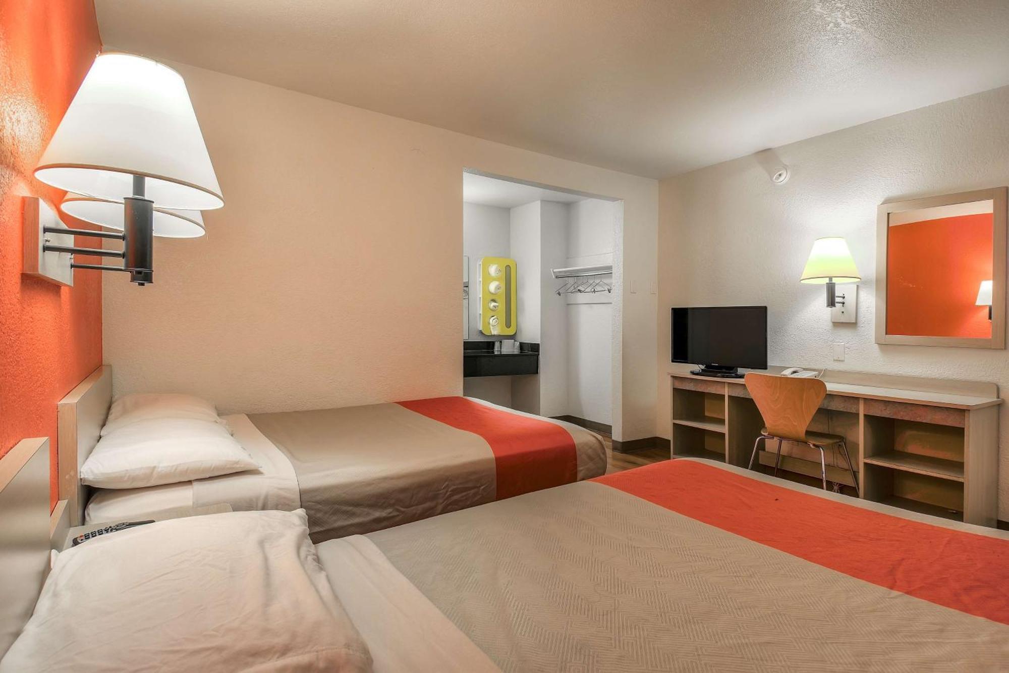 Quadruple Room,706466851:JPEG