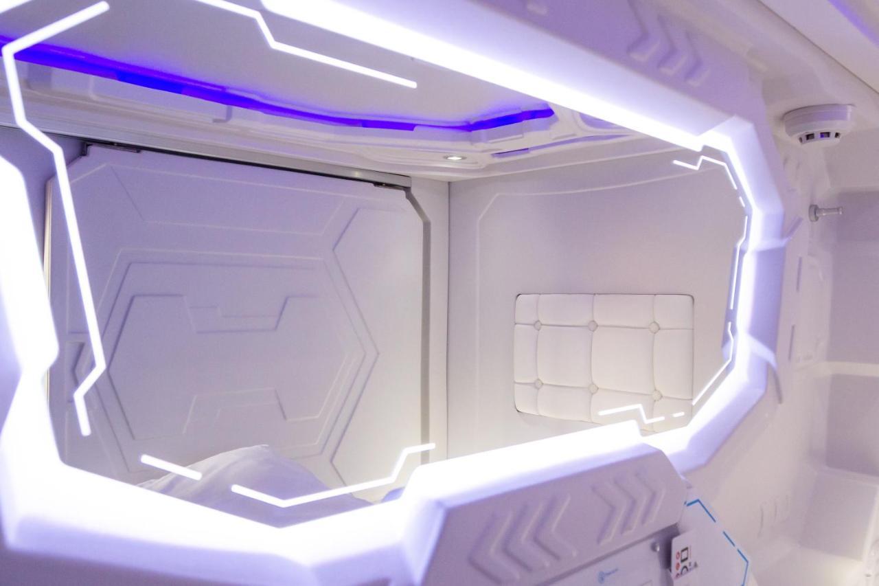 Deluxe Capsule Bed - Single,743690998:JPEG