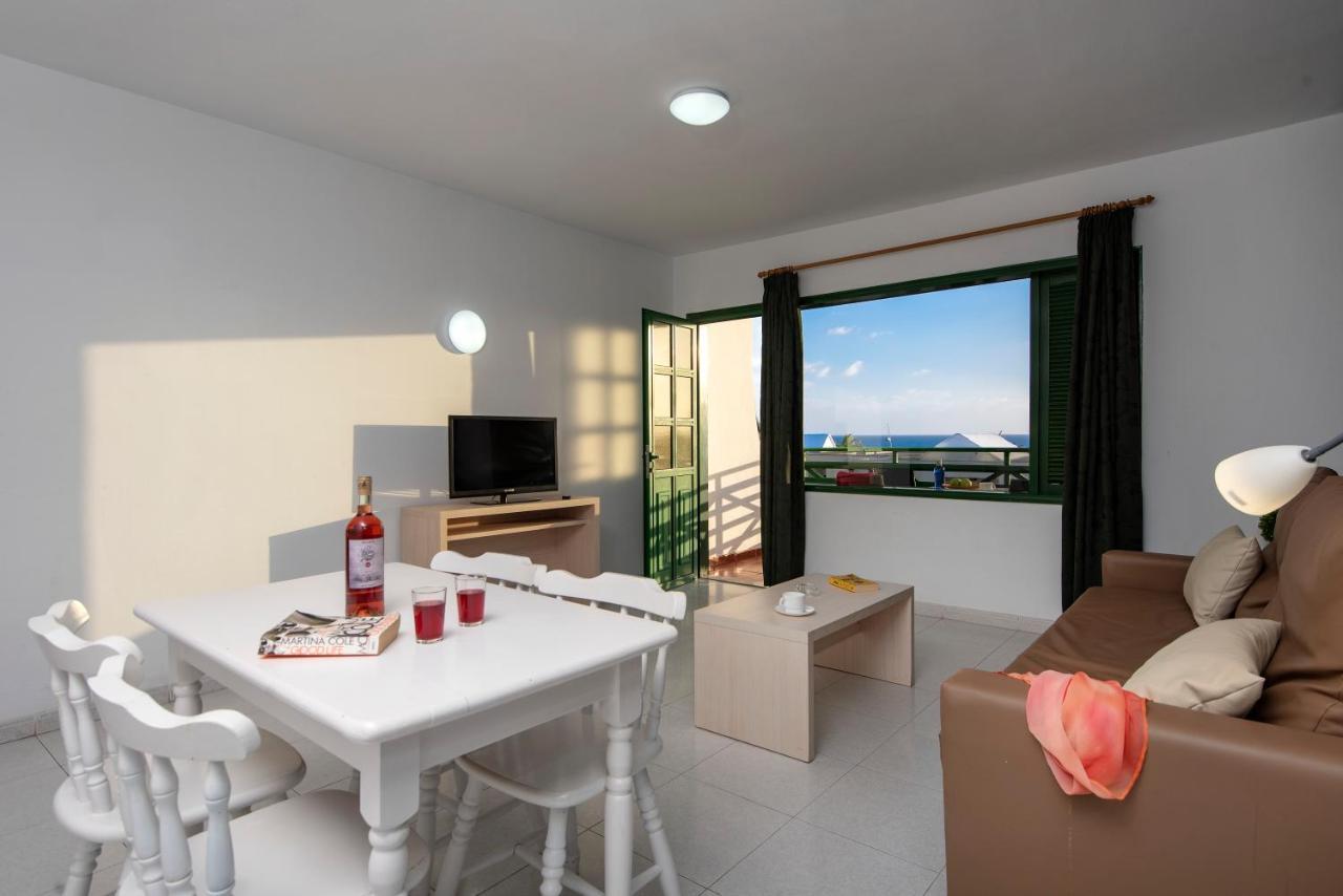 One-Bedroom Apartment Sea View