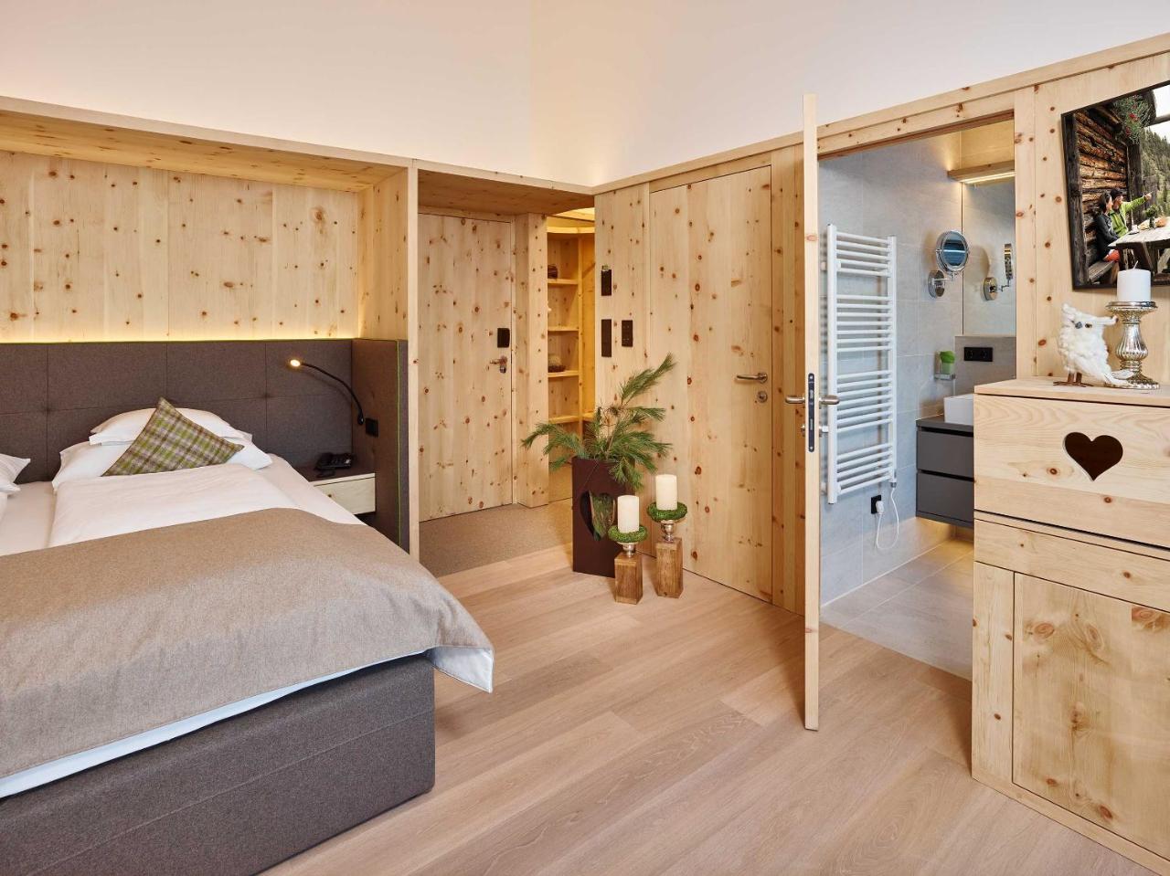 Deluxe Double or Twin Room Balcony