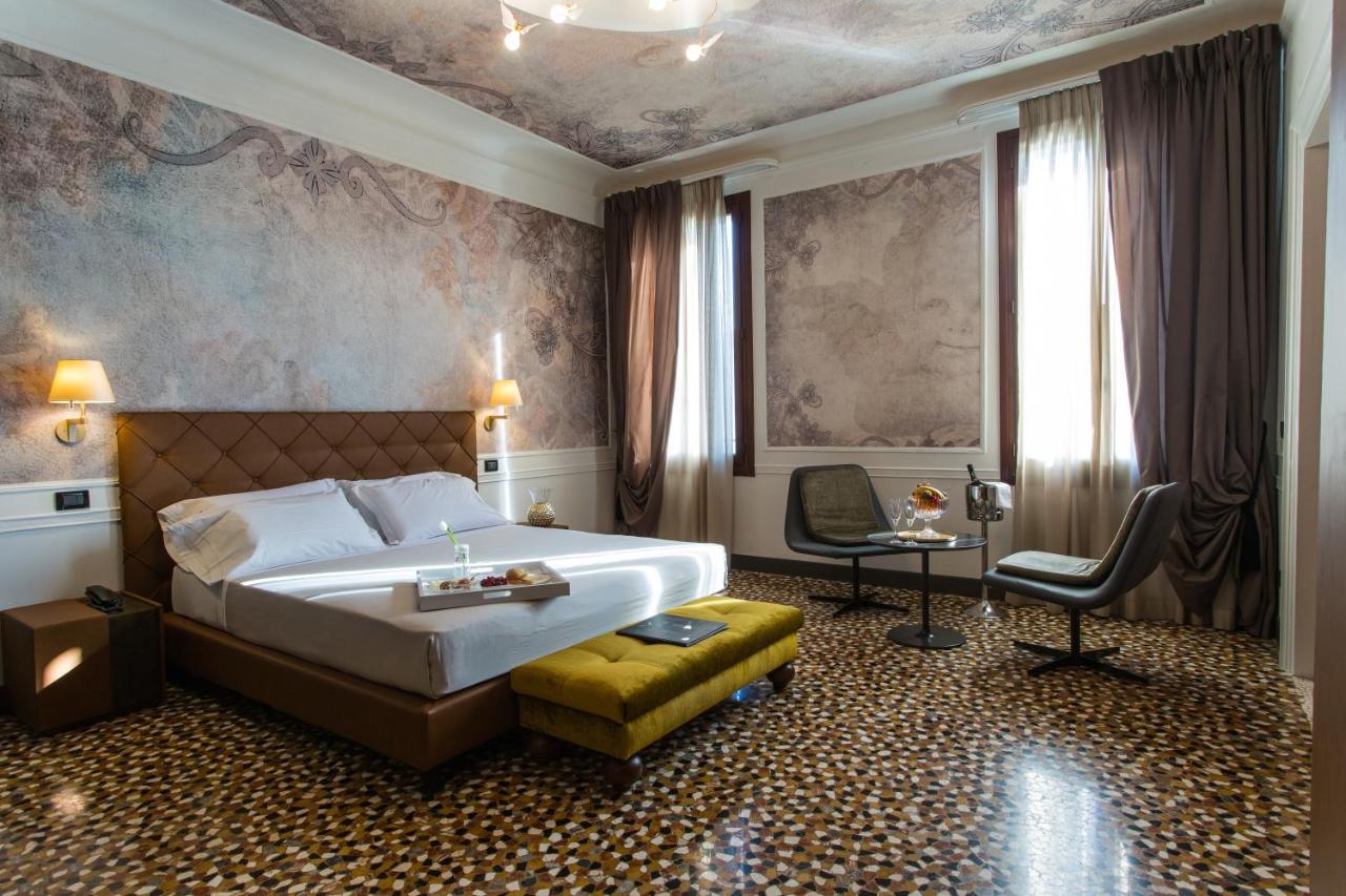 Grand Deluxe Double Room Canal View