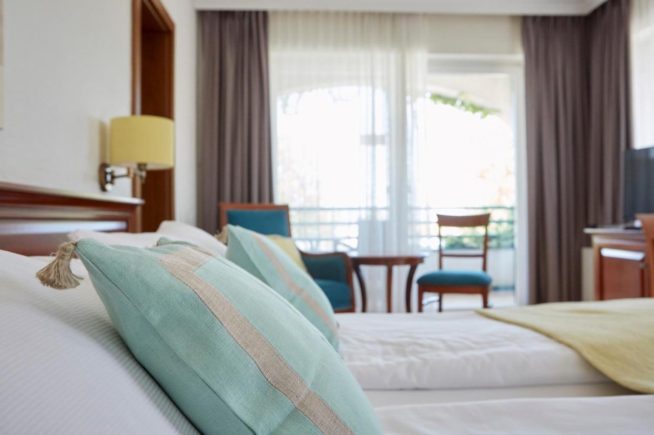 Double Room with Balcony and Lake View,775802983:JPEG