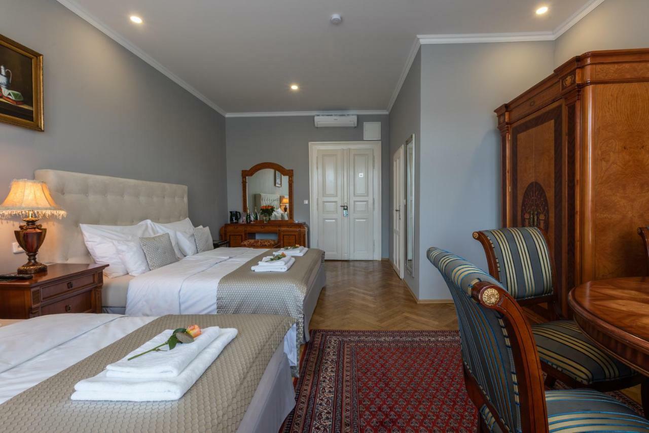 Junior Quadruple Room