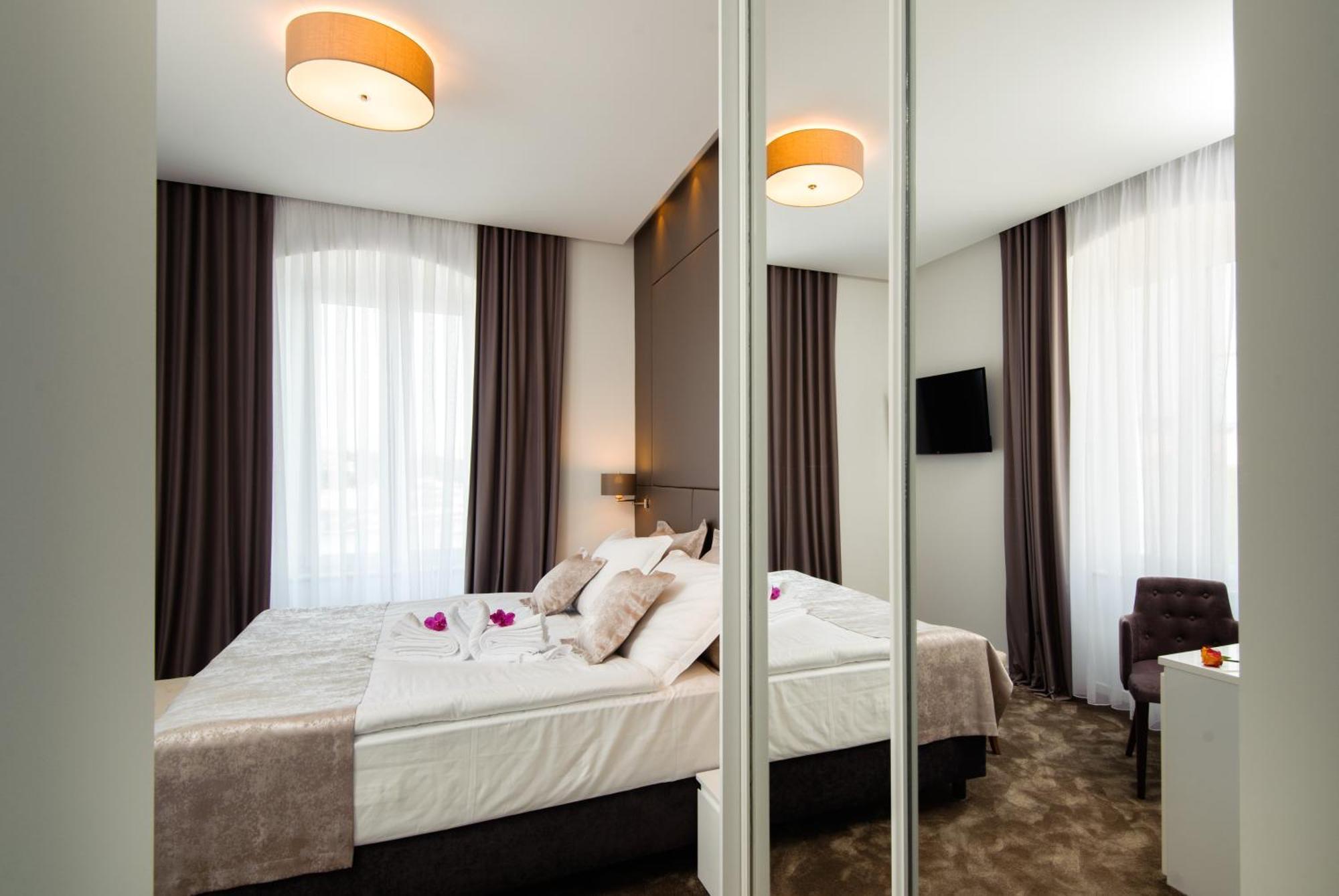 Deluxe Double Room Sea View 2