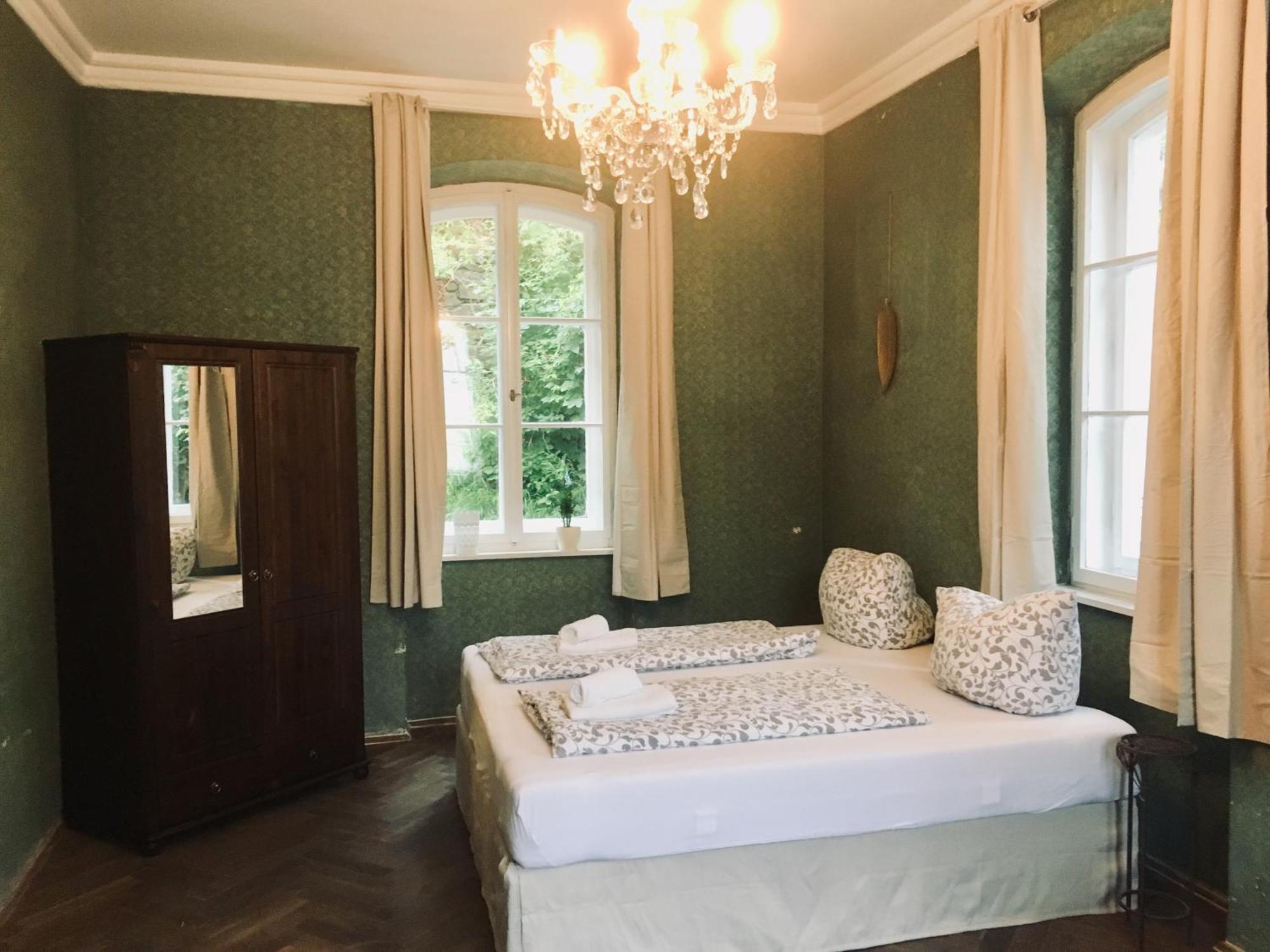 Economy Double Room with Shared Bathroom,846178337:JPEG