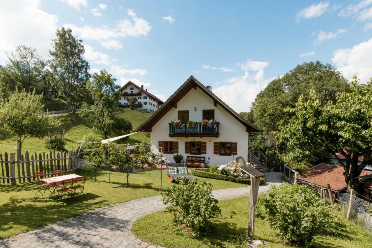 Apartment mit Balkon