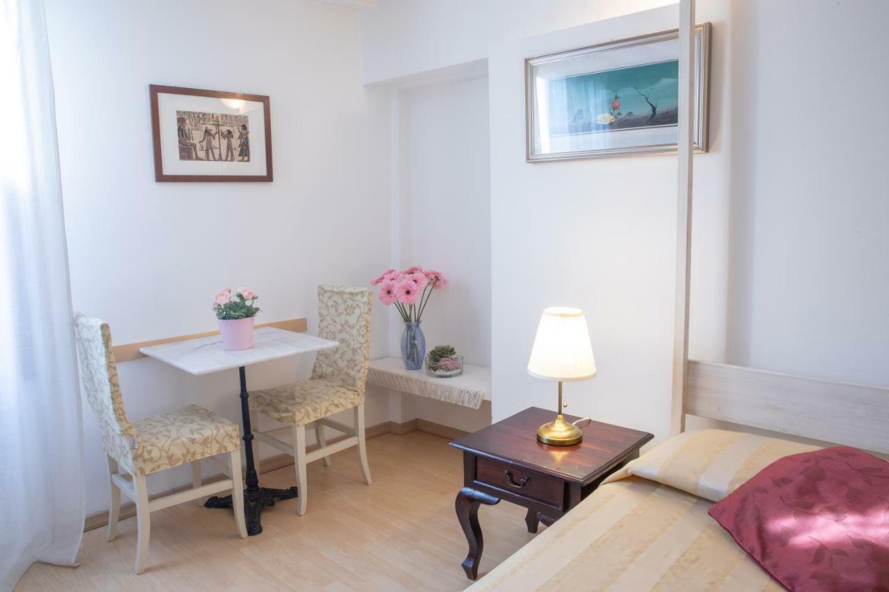 Deluxe Triple Room Garden View