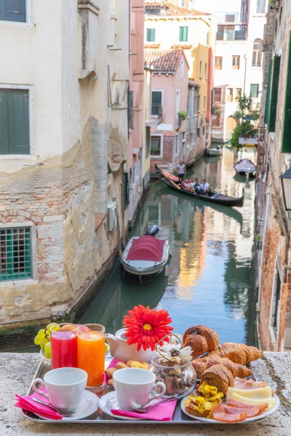 Junior Suite Canal View